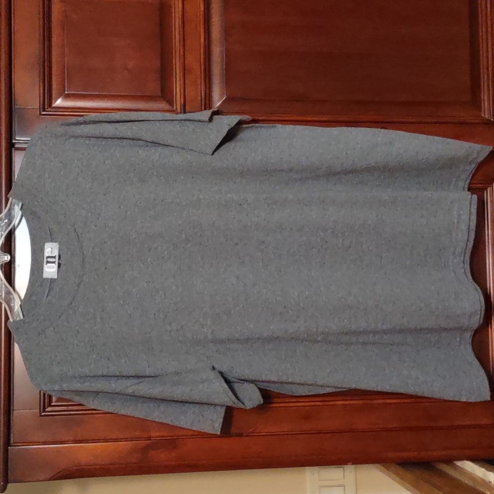 Gray short sleeve men's t-shirt, new